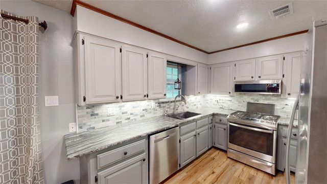 2108 Pantera Drive, Bryan, TX 77807