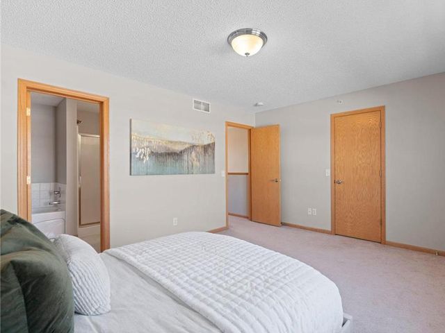 2856 Clover Ridge Drive, Chaska, MN 55318