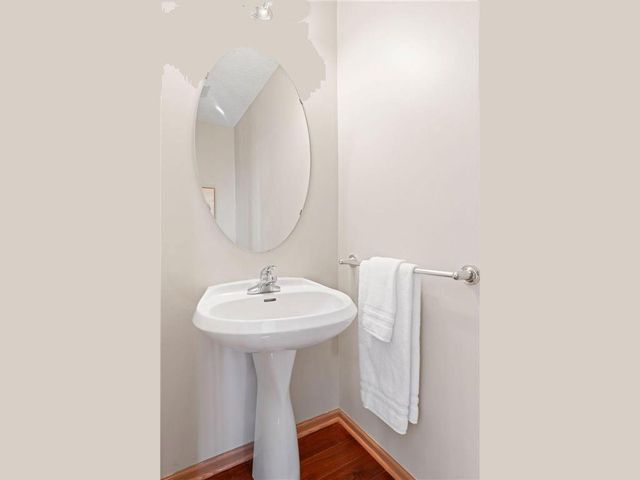 2856 Clover Ridge Drive, Chaska, MN 55318