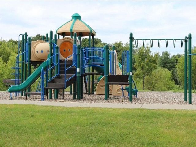 2856 Clover Ridge Drive, Chaska, MN 55318