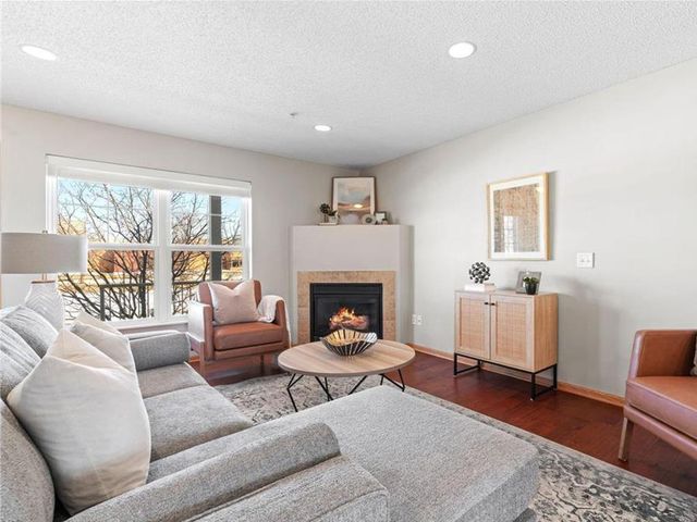 2856 Clover Ridge Drive, Chaska, MN 55318