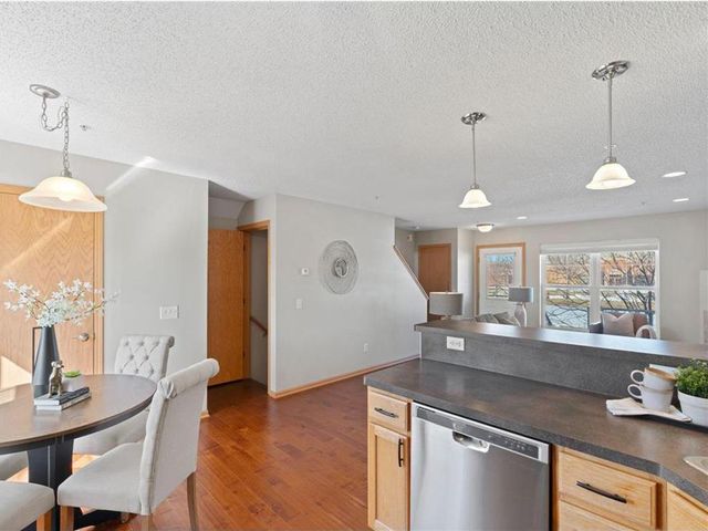 2856 Clover Ridge Drive, Chaska, MN 55318