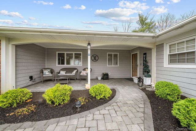 9 Ballad Lane, Stony Brook, NY 11790
