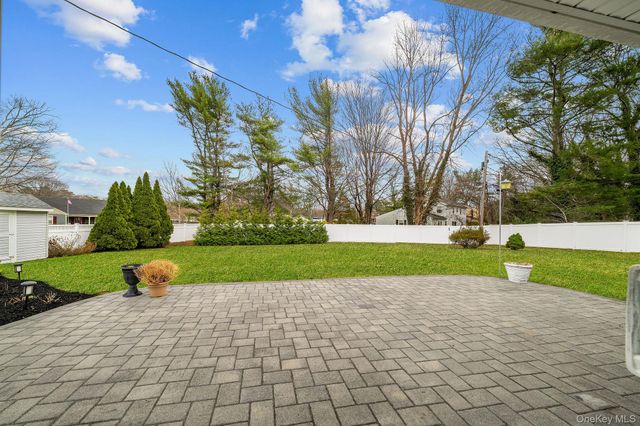9 Ballad Lane, Stony Brook, NY 11790
