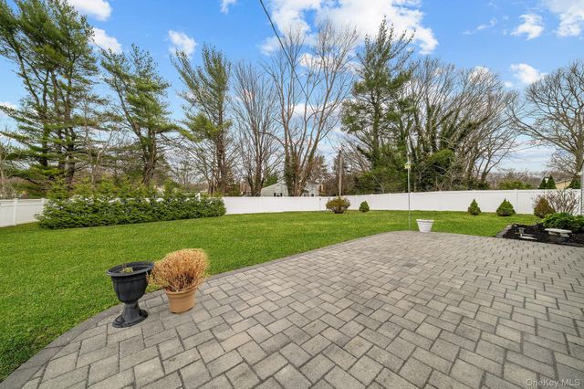 9 Ballad Lane, Stony Brook, NY 11790
