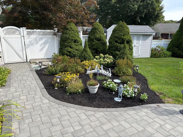 9 Ballad Lane, Stony Brook, NY 11790