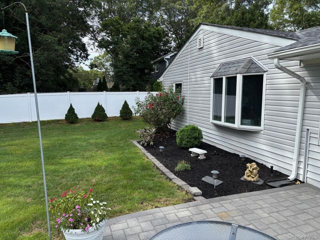 9 Ballad Lane, Stony Brook, NY 11790
