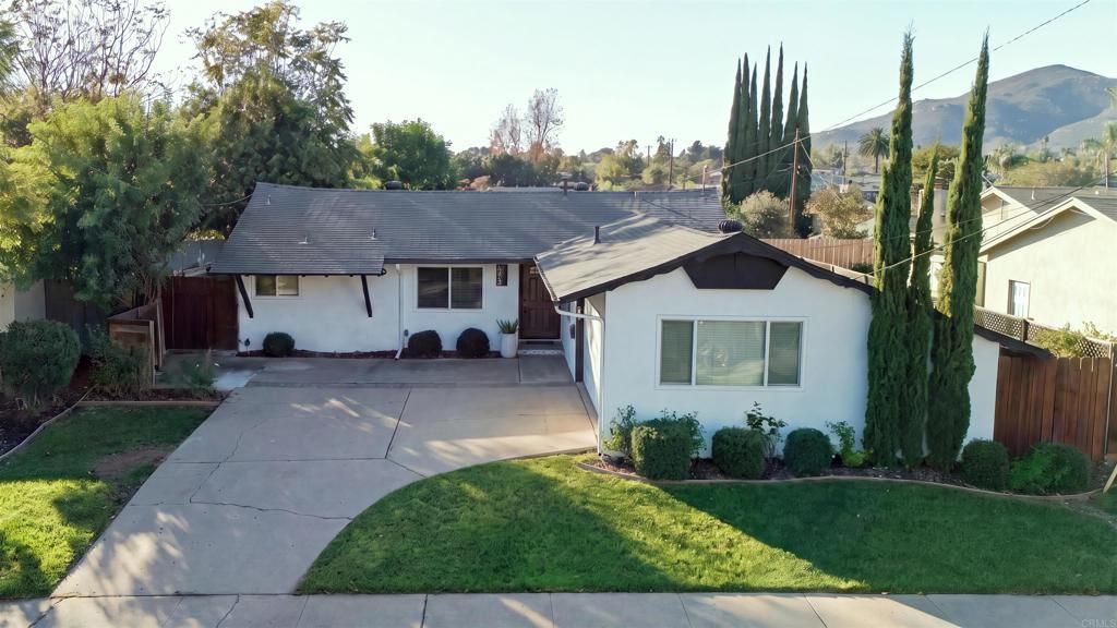 6250 Lake Arrowhead Drive, San Diego, CA 92119 — photo 2