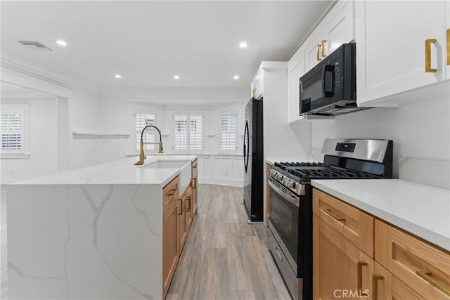 5171 S Wilton Place, Los Angeles, CA 90062