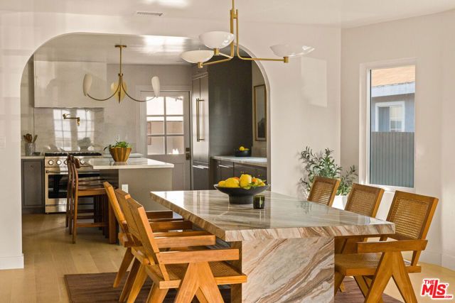 2916 Hillcrest Drive, Los Angeles, CA 90016