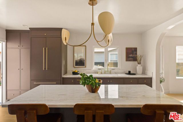 2916 Hillcrest Drive, Los Angeles, CA 90016