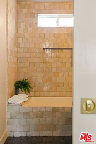 2916 Hillcrest Drive, Los Angeles, CA 90016