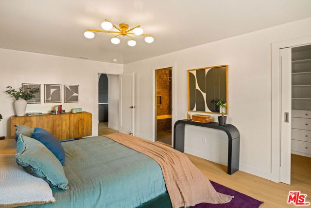 2916 Hillcrest Drive, Los Angeles, CA 90016