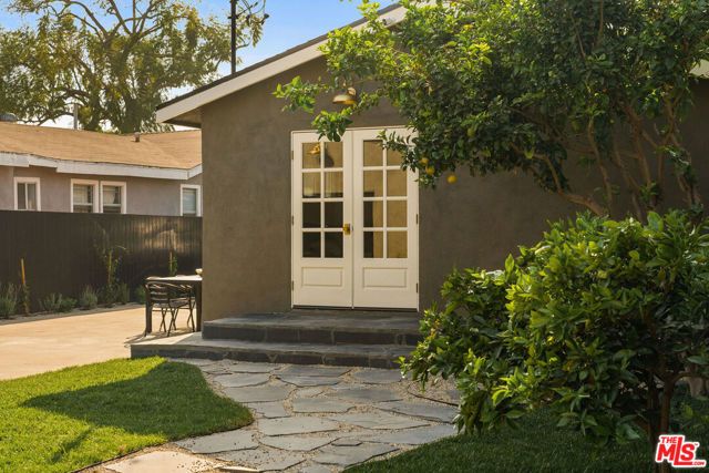 2916 Hillcrest Drive, Los Angeles, CA 90016