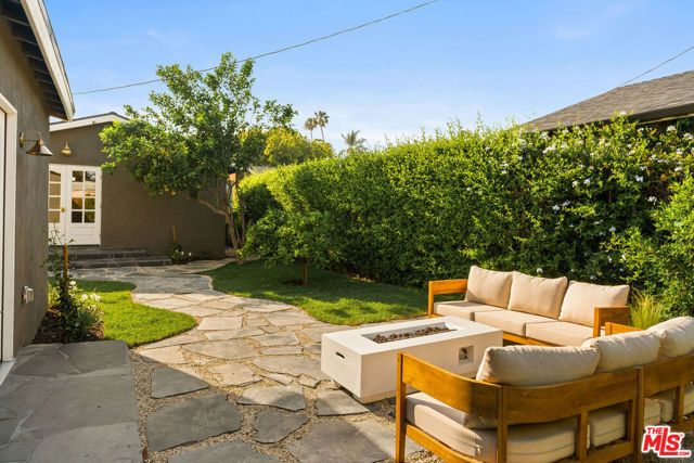 2916 Hillcrest Drive, Los Angeles, CA 90016