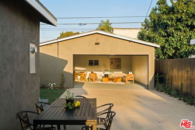 2916 Hillcrest Drive, Los Angeles, CA 90016