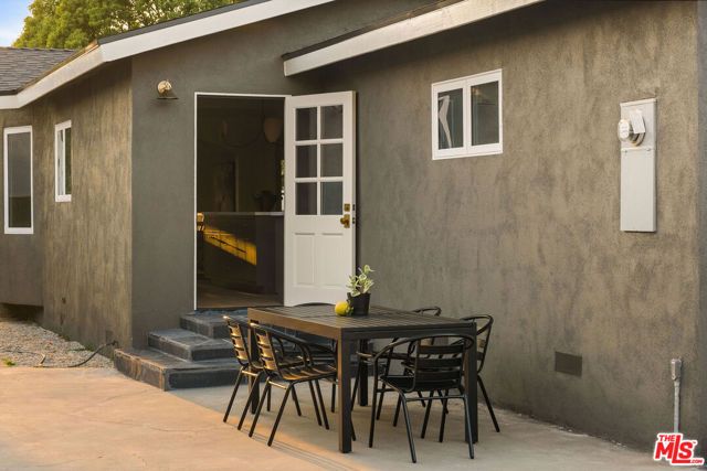 2916 Hillcrest Drive, Los Angeles, CA 90016