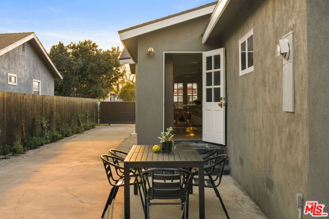 2916 Hillcrest Drive, Los Angeles, CA 90016