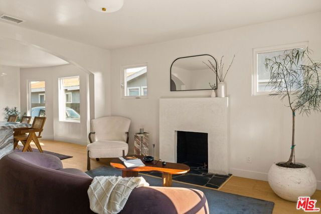 2916 Hillcrest Drive, Los Angeles, CA 90016