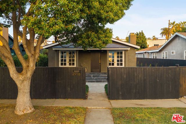 2916 Hillcrest Drive, Los Angeles, CA 90016