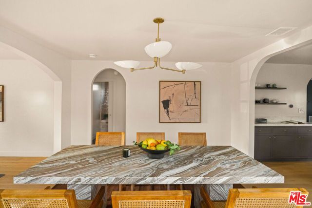 2916 Hillcrest Drive, Los Angeles, CA 90016