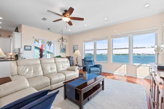 110 6TH STREET S, Bradenton Beach, FL 34217