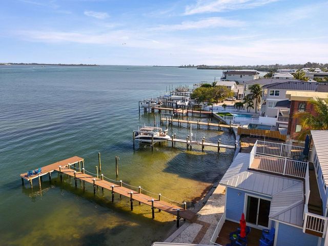 110 6TH STREET S, Bradenton Beach, FL 34217