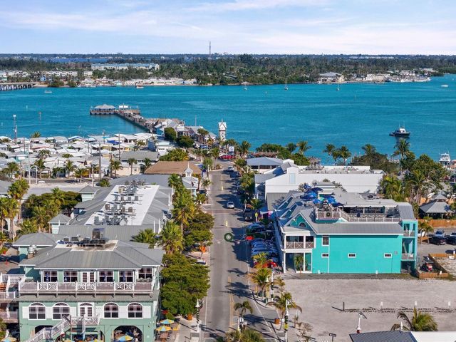 110 6TH STREET S, Bradenton Beach, FL 34217