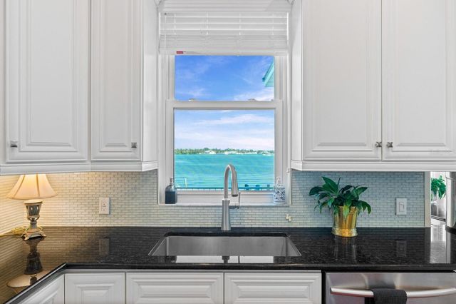 110 6TH STREET S, Bradenton Beach, FL 34217