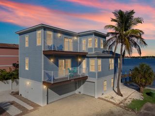 110 6TH STREET S, Bradenton Beach, FL 34217