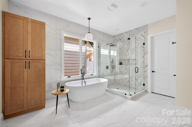 1600 E Barden Road, Charlotte, NC 28226