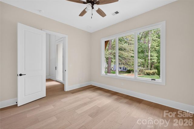 1600 E Barden Road, Charlotte, NC 28226