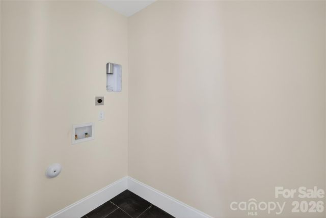 1600 E Barden Road, Charlotte, NC 28226