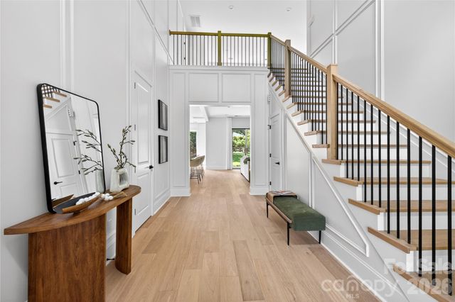 1600 E Barden Road, Charlotte, NC 28226