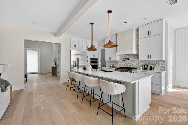 1600 E Barden Road, Charlotte, NC 28226