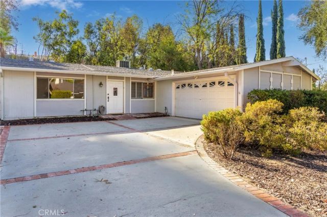 7055 Middlesbury Ridge Circle, West Hills, CA 91307