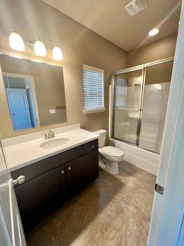863 W North Street, Fayetteville, AR 72701