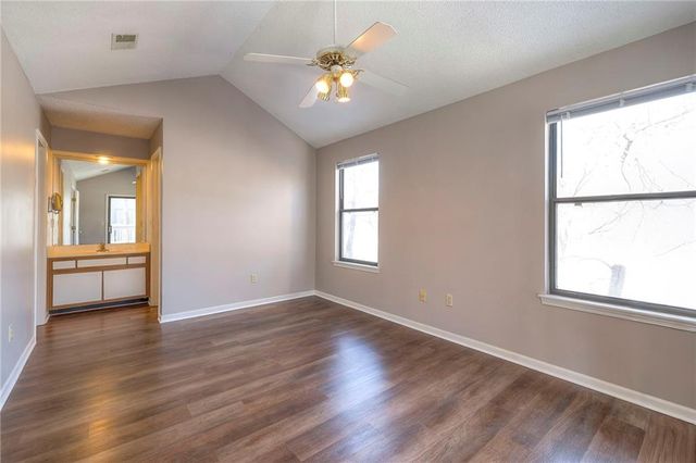 8848 W 106th Terrace, Overland Park, KS 66212