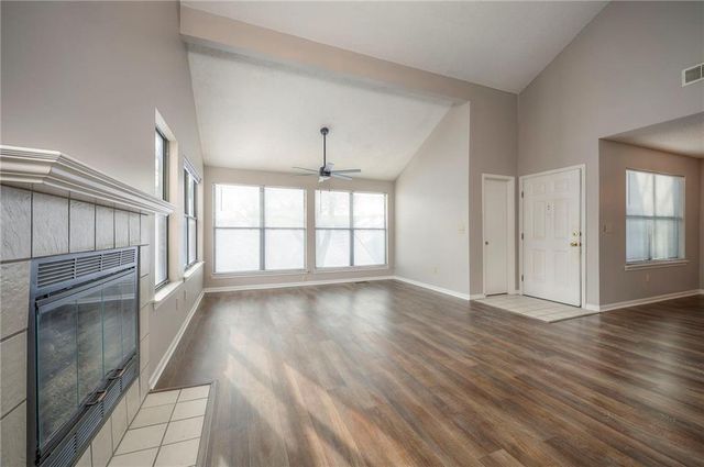 8848 W 106th Terrace, Overland Park, KS 66212