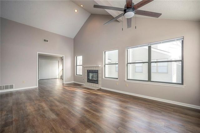 8848 W 106th Terrace, Overland Park, KS 66212