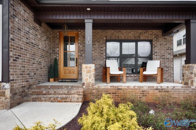 10 Hidden Grove Circle, Huntsville, AL 35803