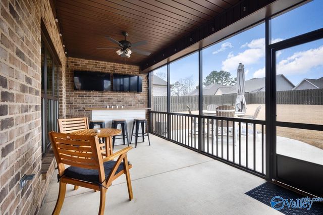 10 Hidden Grove Circle, Huntsville, AL 35803