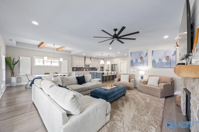 10 Hidden Grove Circle, Huntsville, AL 35803