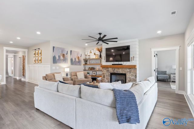 10 Hidden Grove Circle, Huntsville, AL 35803