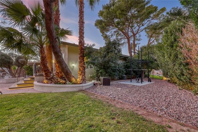 2301 Driftwood Drive, Las Vegas, NV 89107