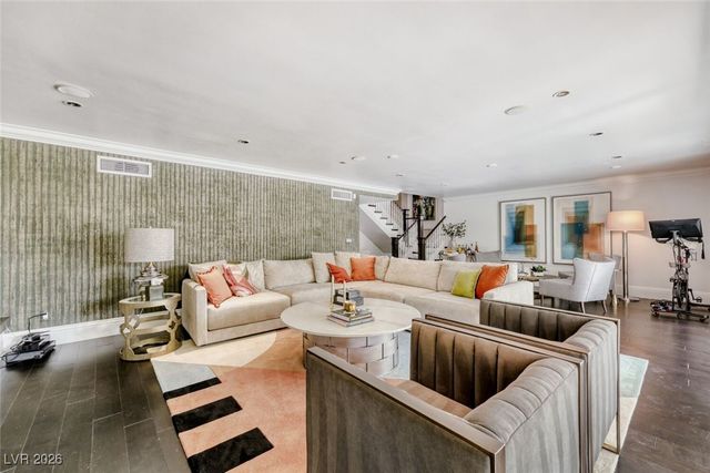 2301 Driftwood Drive, Las Vegas, NV 89107