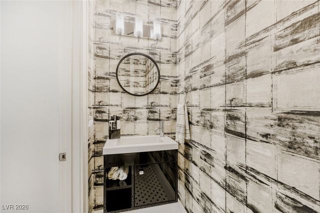 2301 Driftwood Drive, Las Vegas, NV 89107