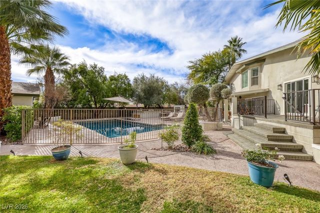 2301 Driftwood Drive, Las Vegas, NV 89107