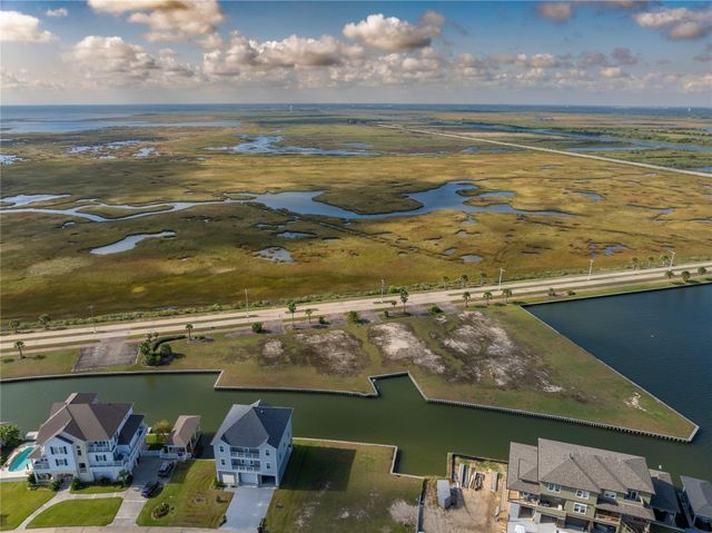 47 Shell Key, Hitchcock, TX 77563