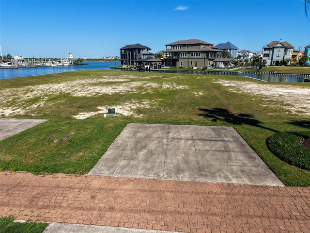 47 Shell Key, Hitchcock, TX 77563